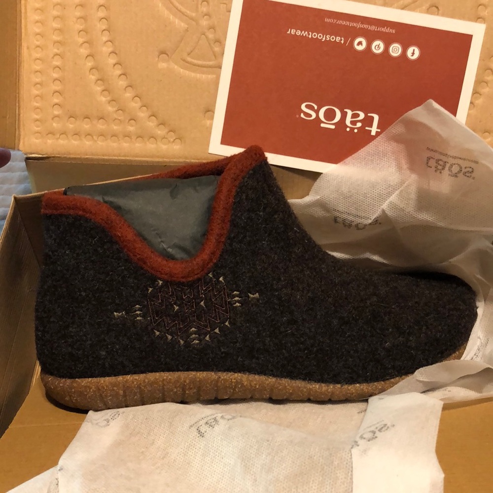 Taos Footwear Women's Woolside Booties Wool Ankle Boots Chocolate Size 10-10.5
